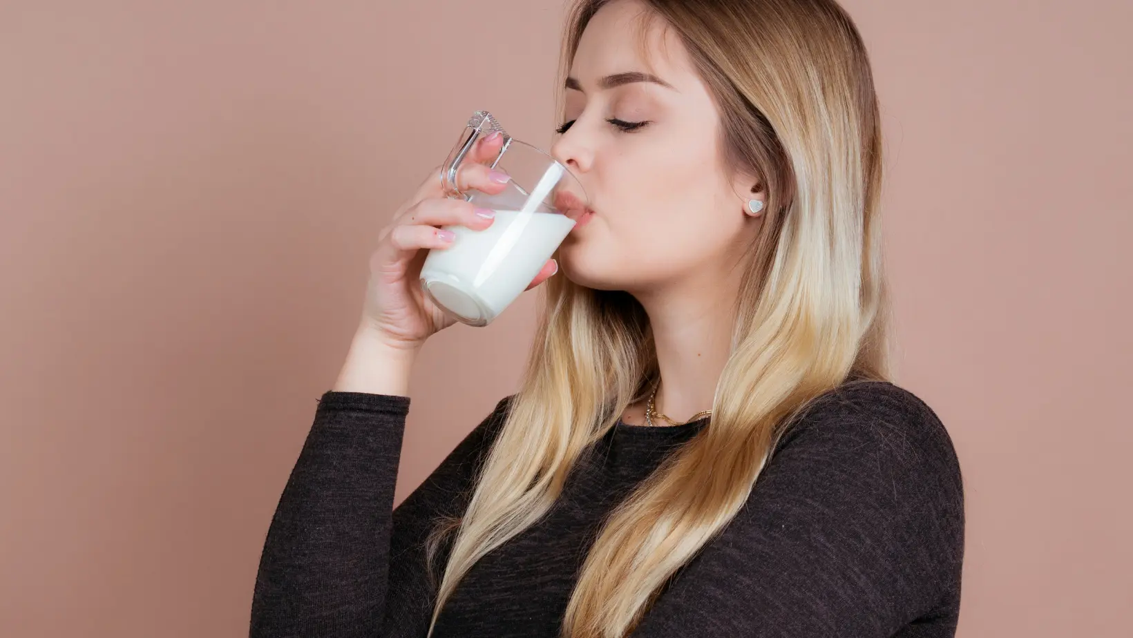 Does Milk Help Heartburn? What Actually Happens 9 does milk help heartburn